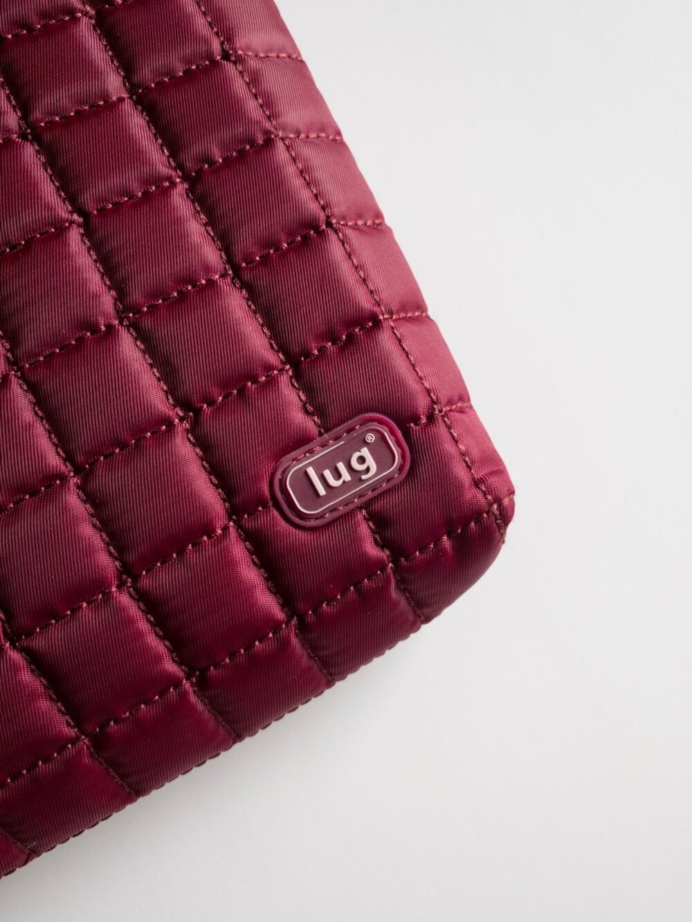 Lug Skipper Quilted Crossbody Bag Cranberry Wine Travel Organizer - Picture 16 of 17